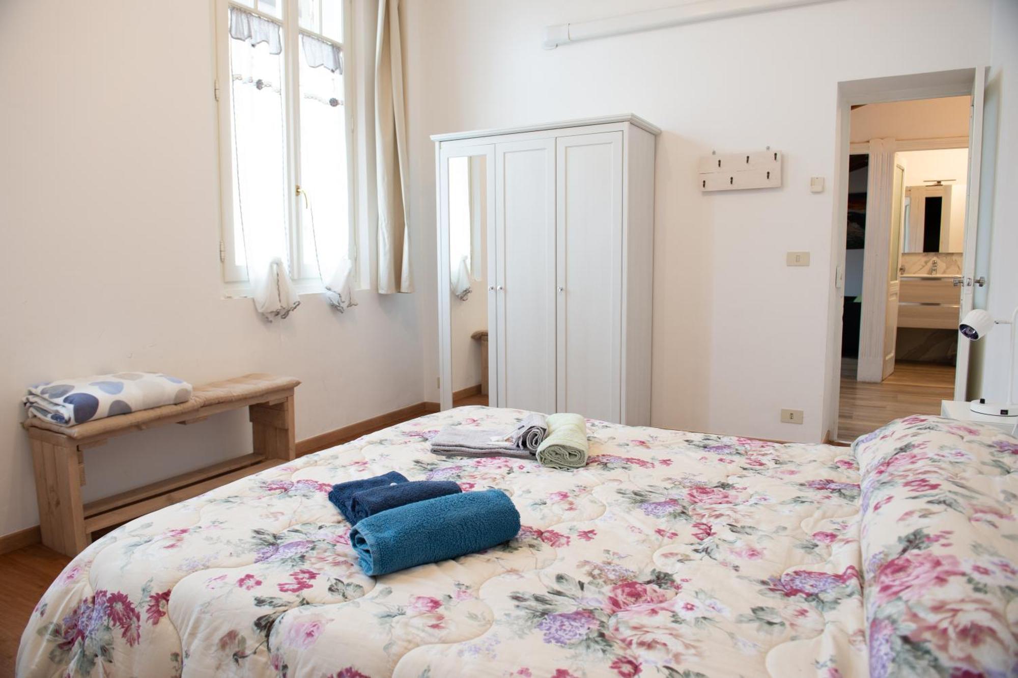 Il Borgo Appartamento Luca Parma Luaran gambar